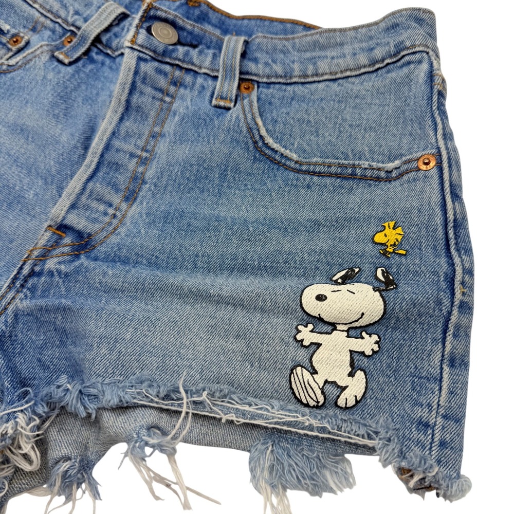 Levi's x Peanuts 501 Snoopy Denim Shorts Woodstock Frayed Womens 25 Yellow Tab‎